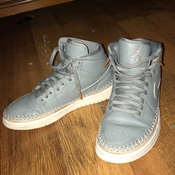 Air Jordan 1 Retro High Premium Women's Shoe - Picture 1 of 5